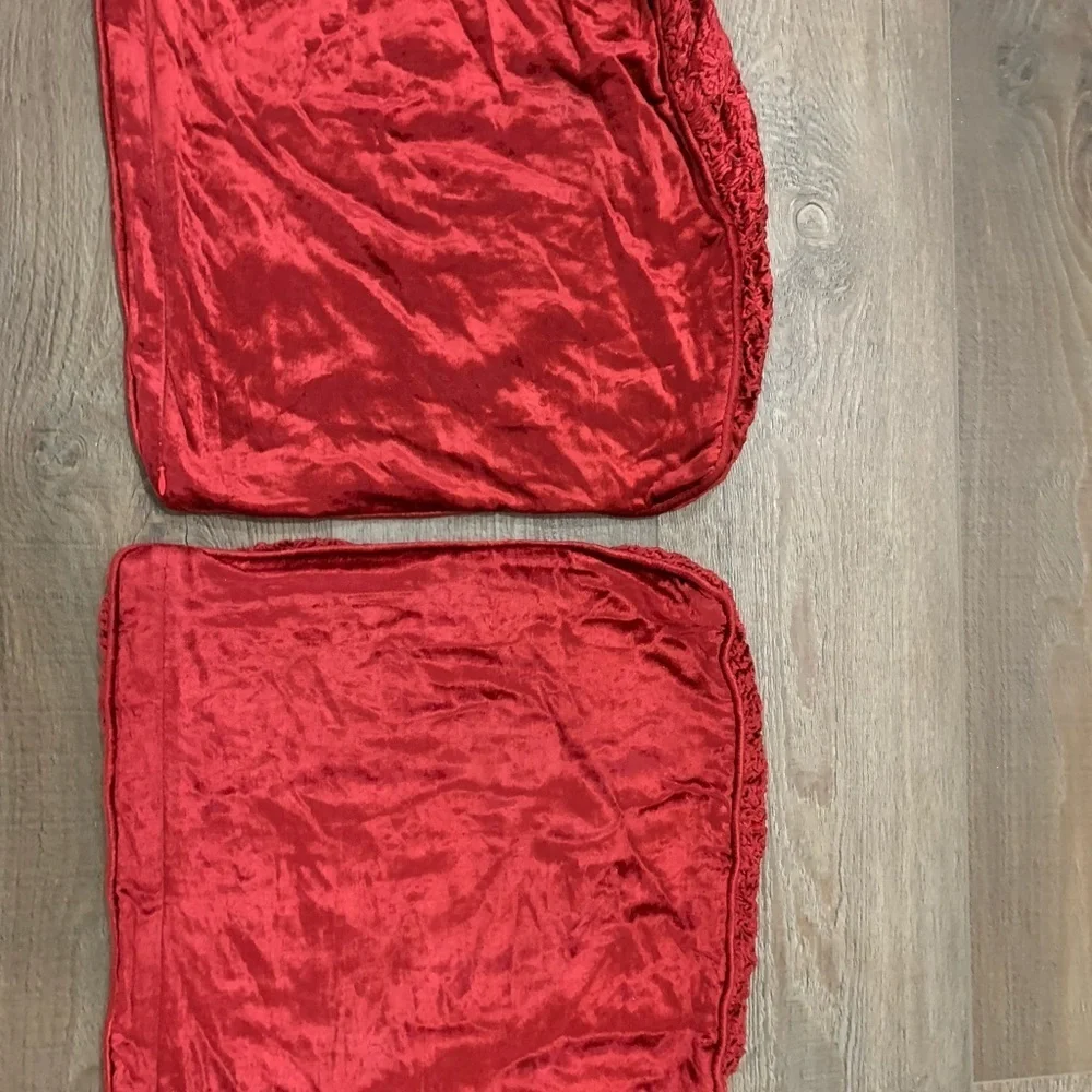 Red Throw Pillows